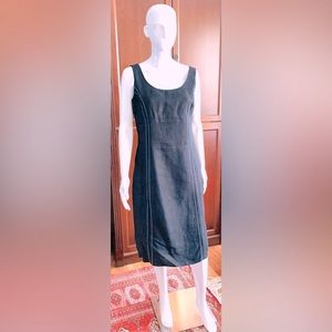 100% linen black dress with deep V neck at back white stich details lined US 12